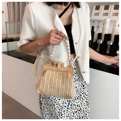 Straw Beach Pearl Chain Woven Shoulder Bag