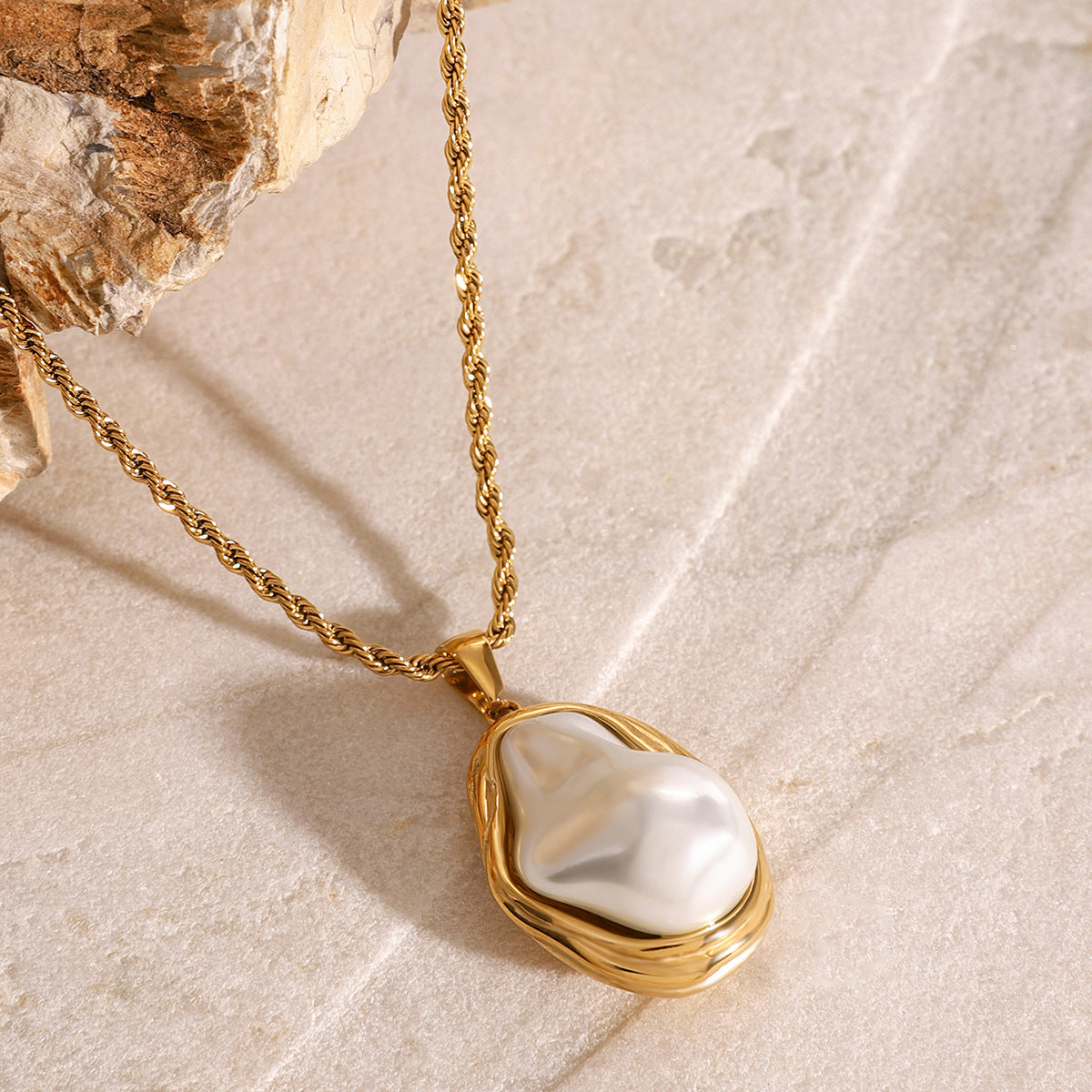 Fashion Jewelry New Women's Stainless Steel Pearl Necklace